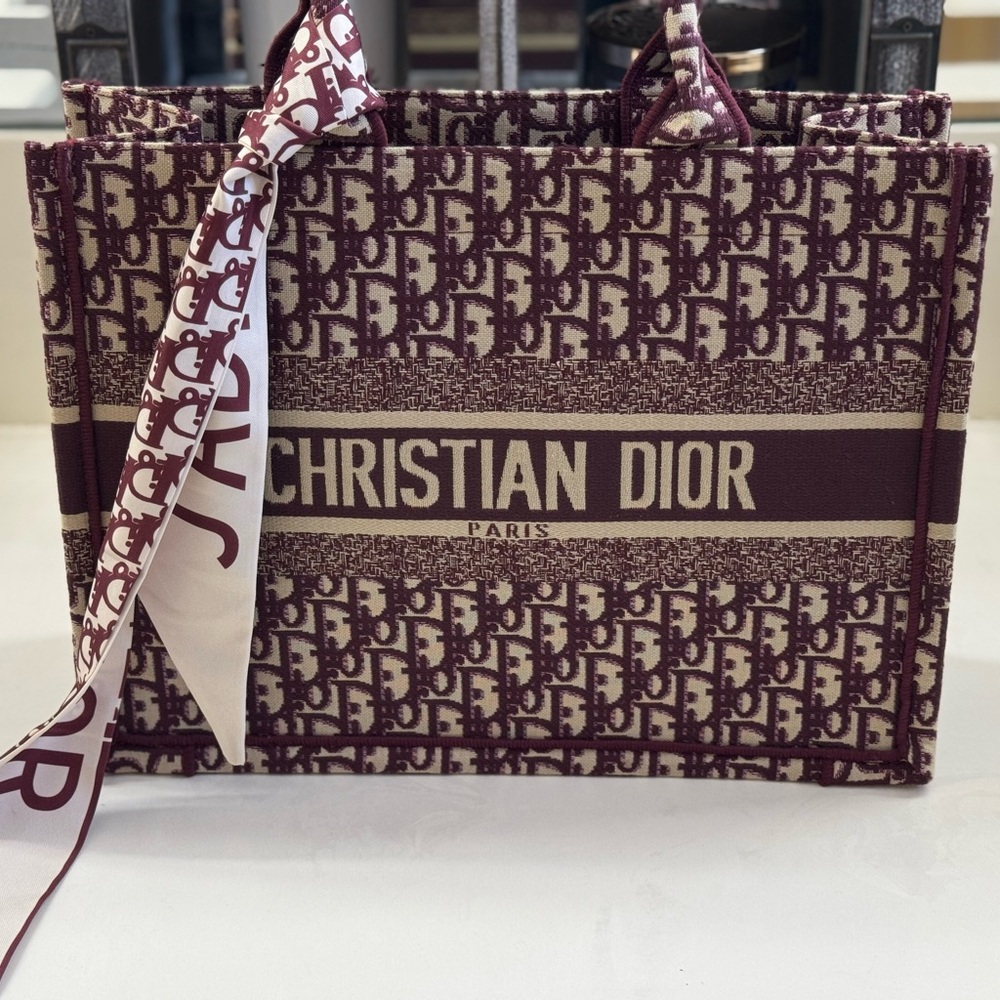 Christain dior medium tote bag burgundy